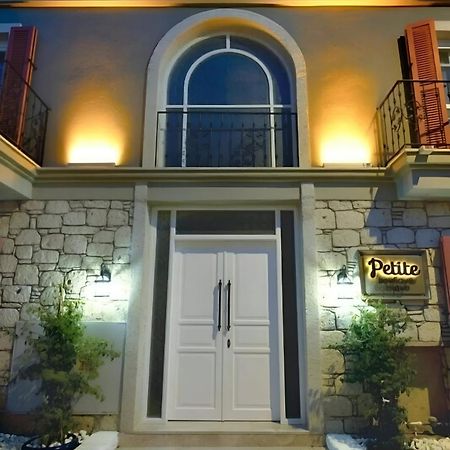 Petite Boutique Hotel Ildiri Exterior photo